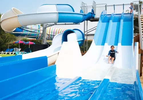 Les toboggans du camping le Domaine de Dugny 
