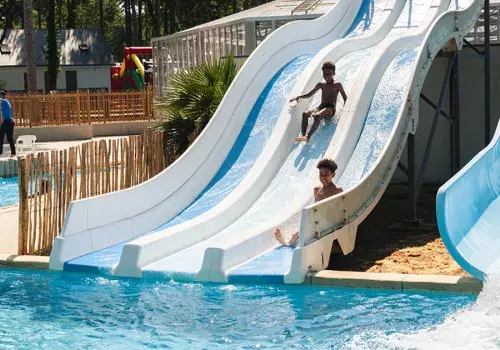 Les toboggans au Bois de Bayadène