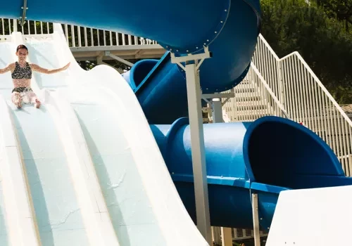 Les toboggans du camping Les Pierres Couchées