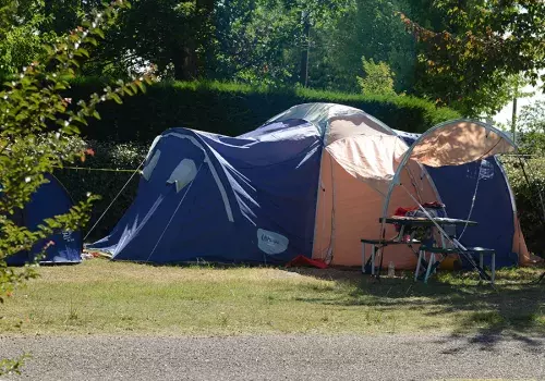 Emplacement tente au camping Le Pipiou