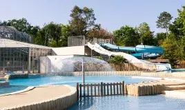 Piscine et toboggans Camping Bois de Bayadène