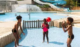 Aire de jeux au camping Bayadène