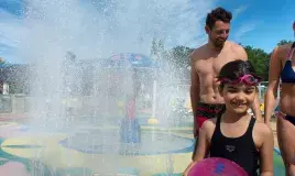 Piscine aire de jeux pour les enfants 