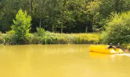Faire du Pédalo au Domaine de Dugny
