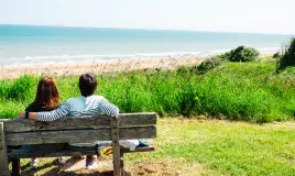 Balade en amoureux sur la plage 