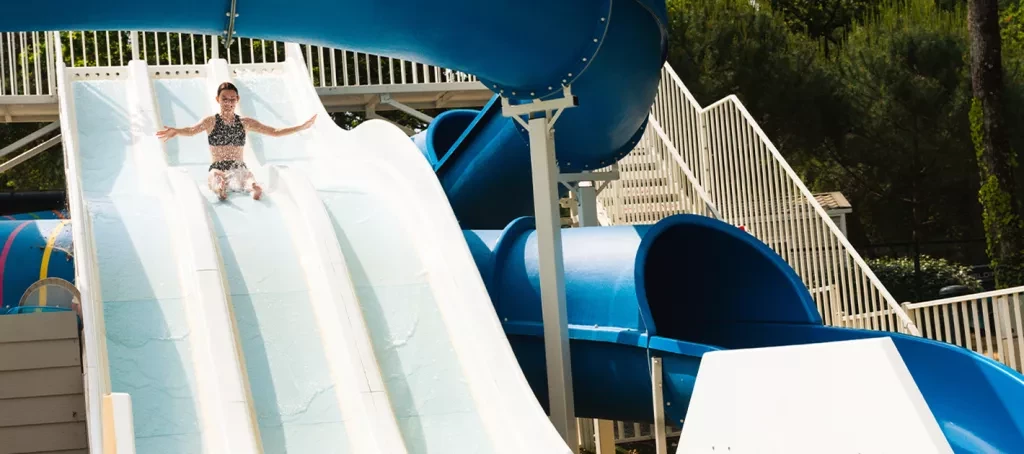 Les toboggans du camping Les Pierres Couchées
