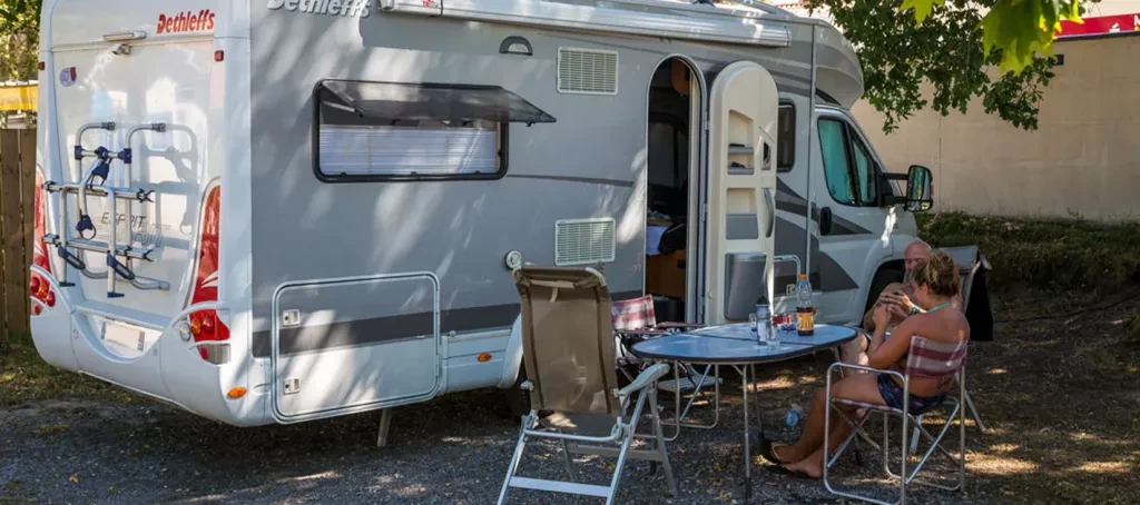 Emplacement de camping pour camping-car au camping La Pointe
