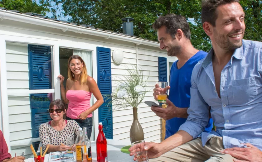 Repas en Famille sur un Mobilhome
