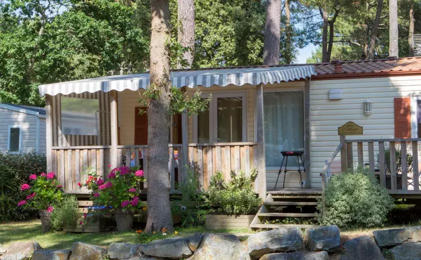 Mobil home au camping Les Pierres Couchées